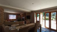 Dining Room - 19 square meters of property in Mondeor