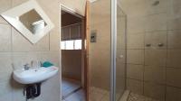 Staff Bathroom - 7 square meters of property in Mondeor