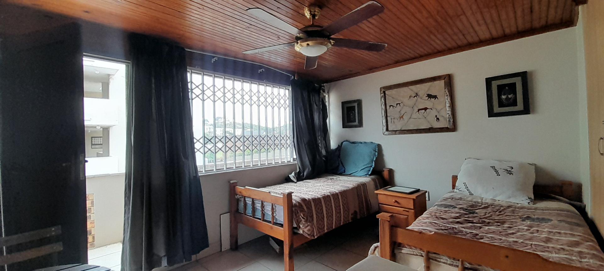 Bed Room 1 of property in Lawrence Rocks