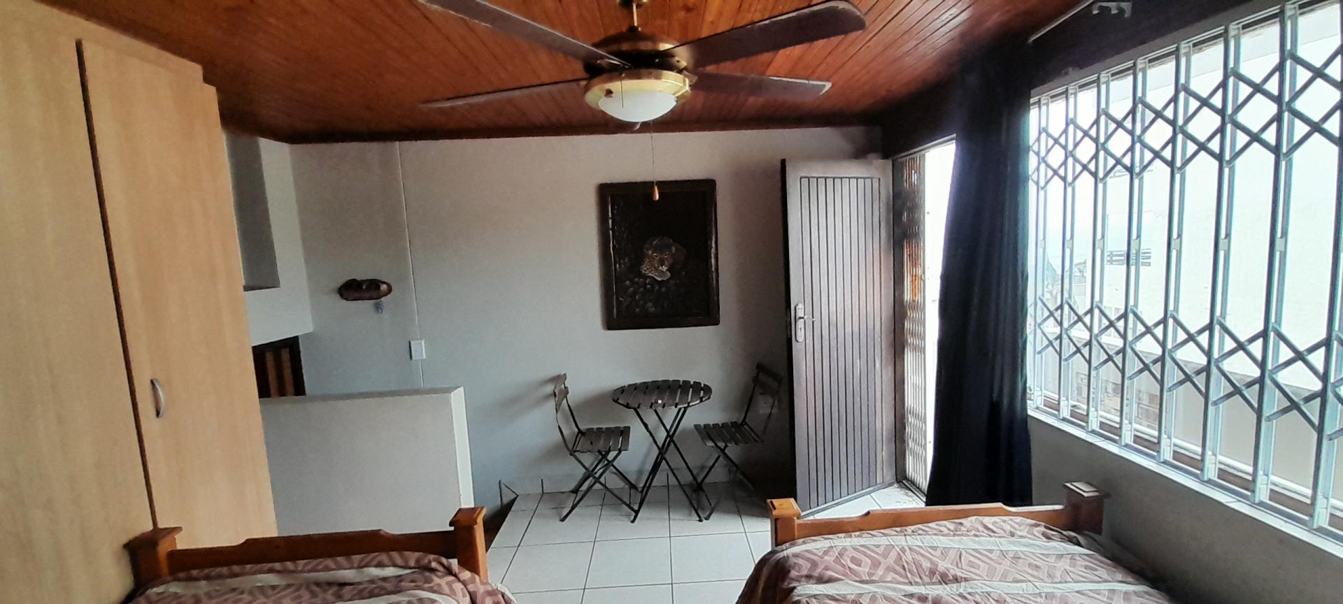 Bed Room 1 of property in Lawrence Rocks