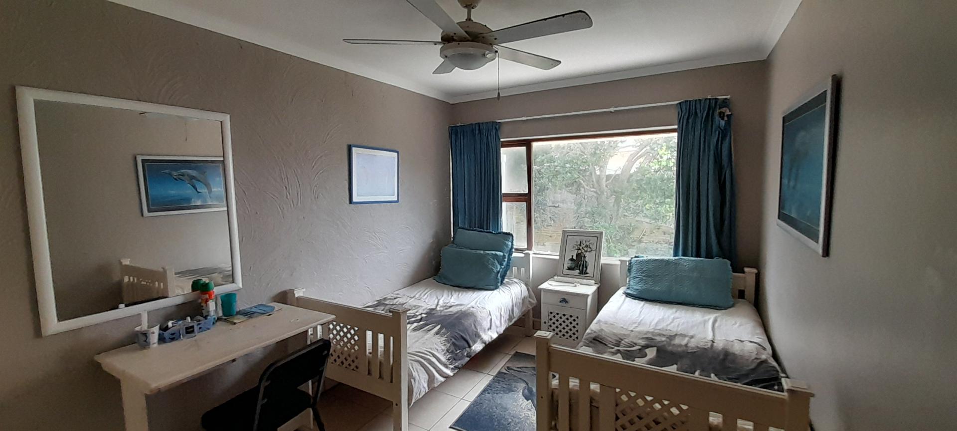 Bed Room 2 of property in Lawrence Rocks