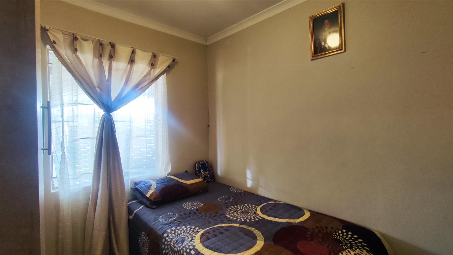 Bed Room 3 - 8 square meters of property in Sky City