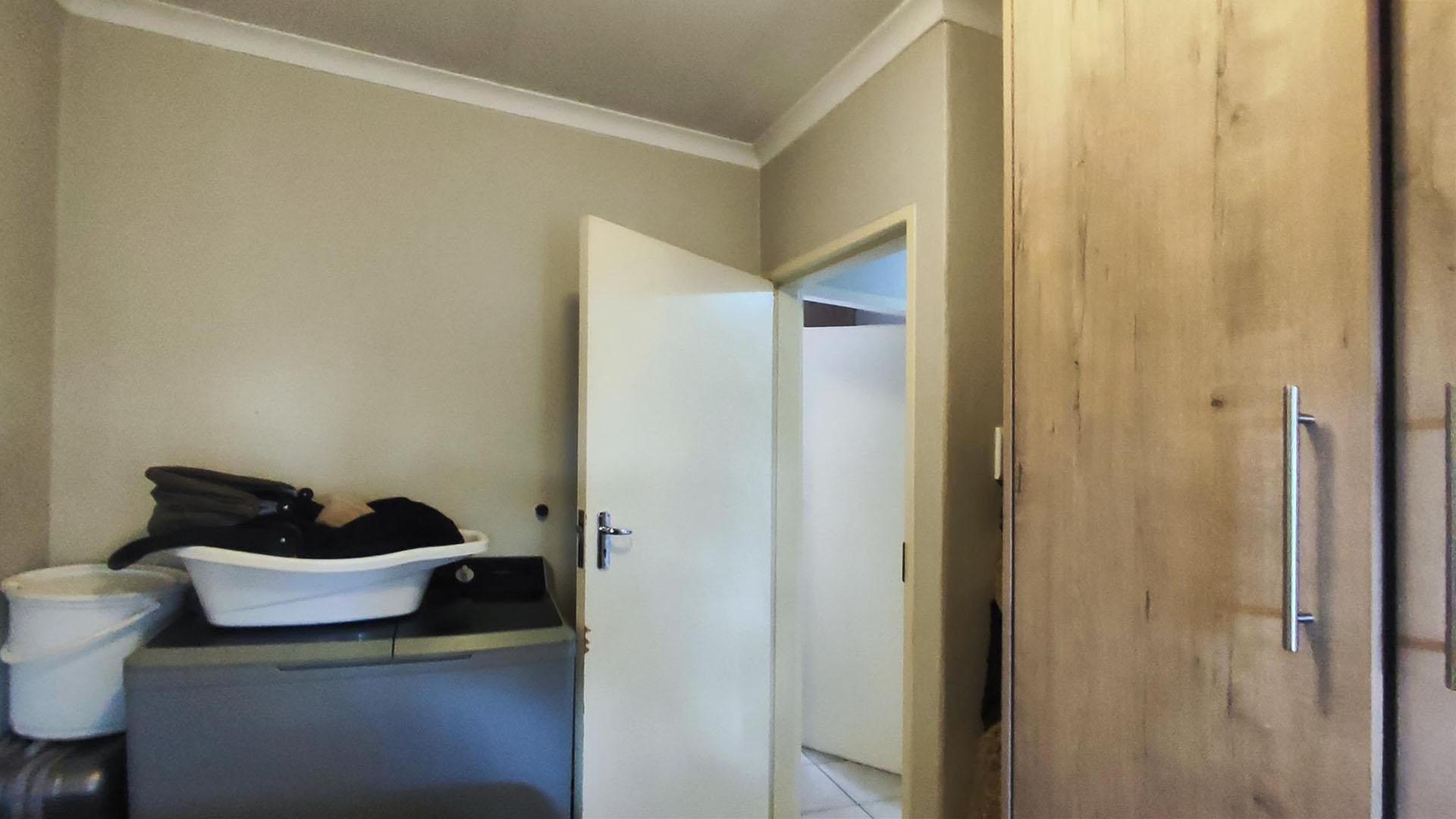 Bed Room 3 - 8 square meters of property in Sky City