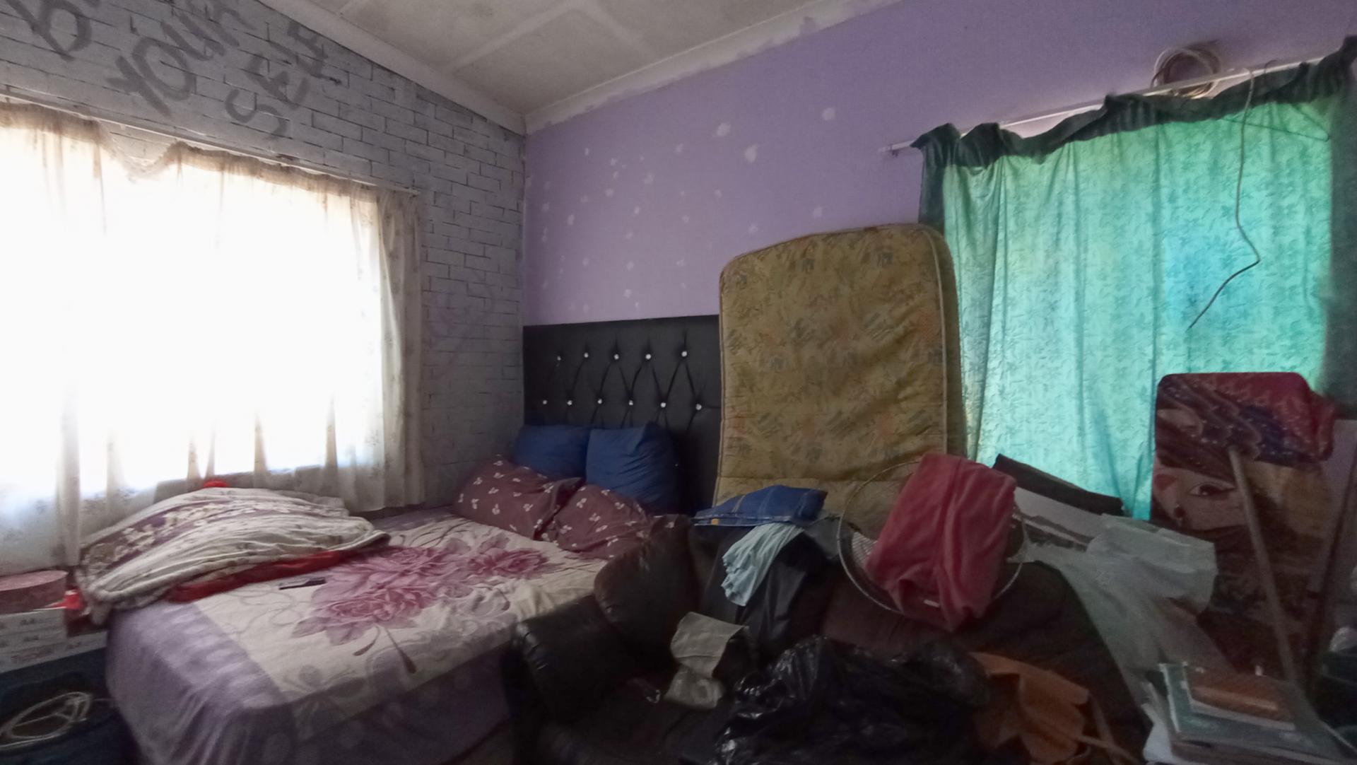 Bed Room 2 - 19 square meters of property in Rosettenville