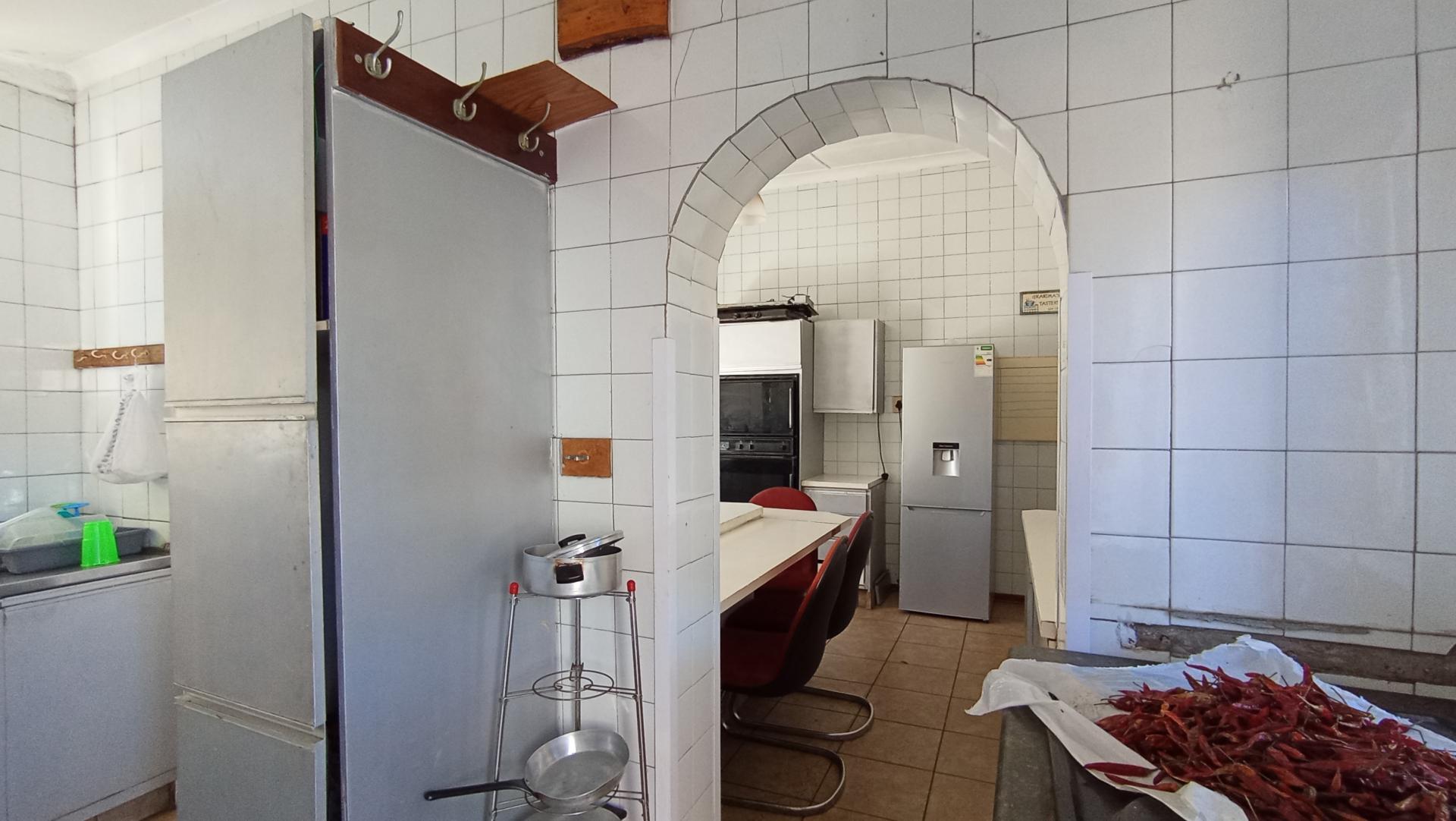 Scullery - 10 square meters of property in Rosettenville