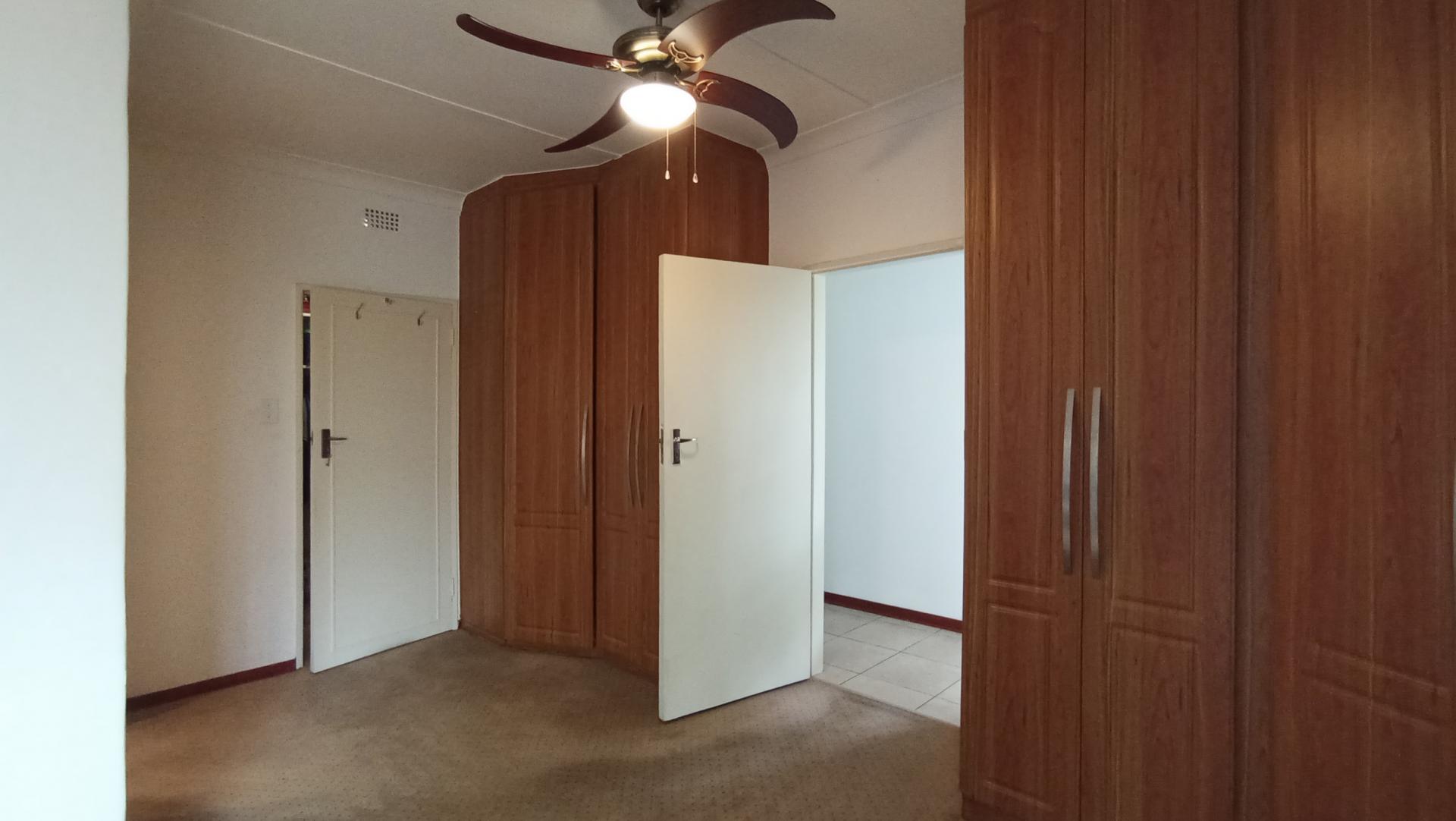 Main Bedroom - 30 square meters of property in Parkmore