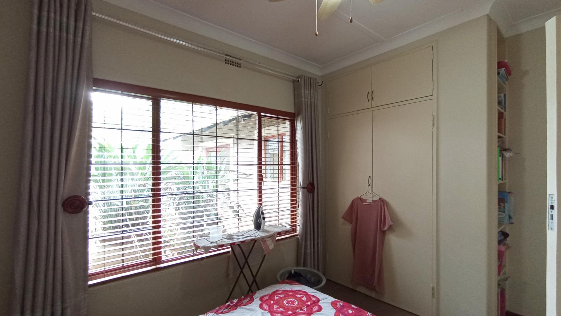 Bed Room 2 - 11 square meters of property in Parkmore