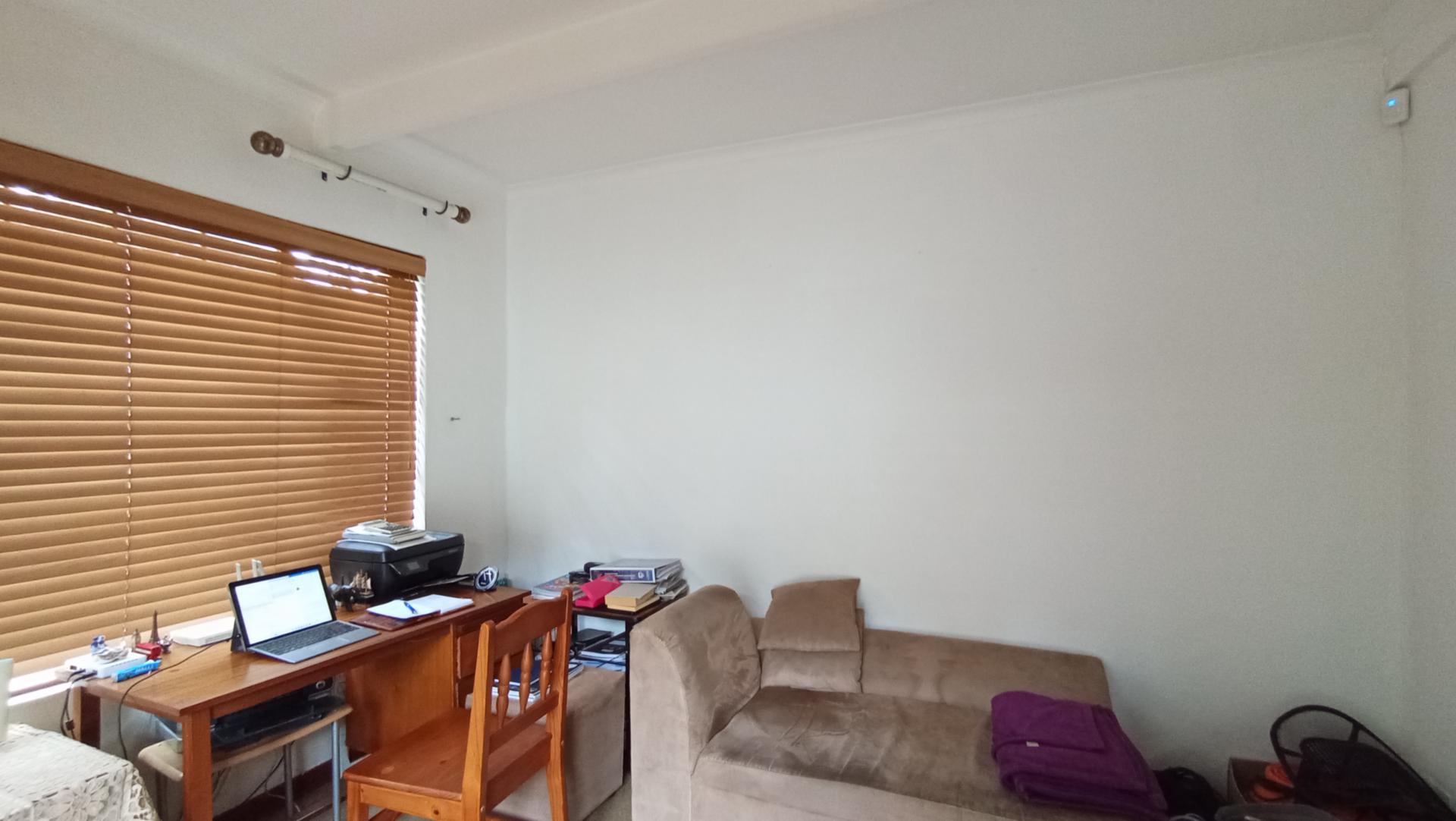 Study - 15 square meters of property in Parkmore