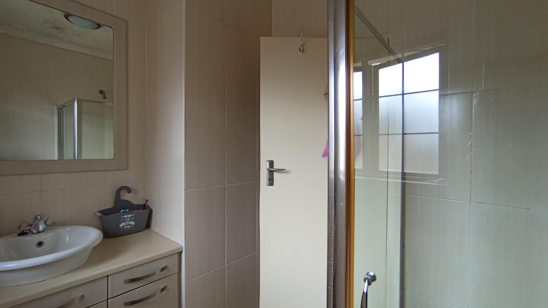 Bathroom 1 - 9 square meters of property in Parkmore