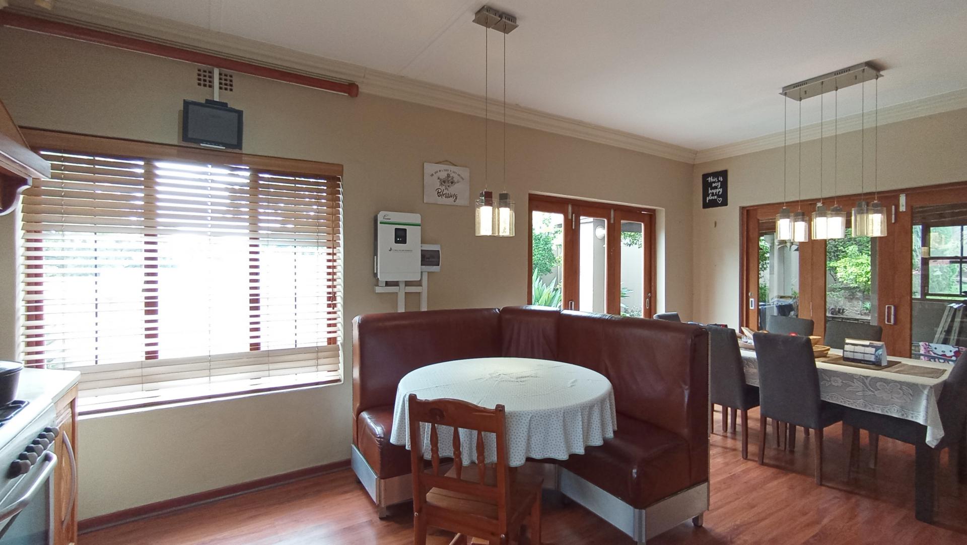 Dining Room - 16 square meters of property in Parkmore
