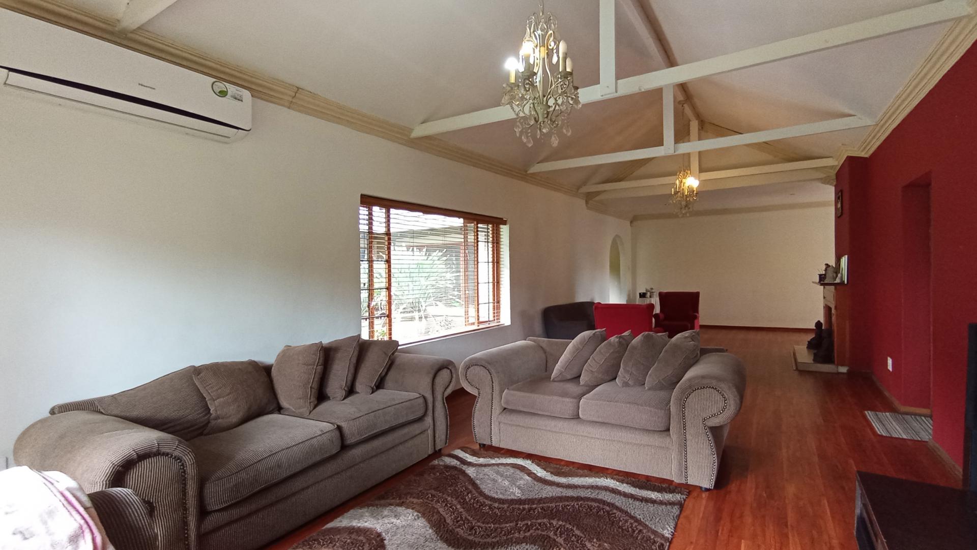 Lounges - 57 square meters of property in Parkmore