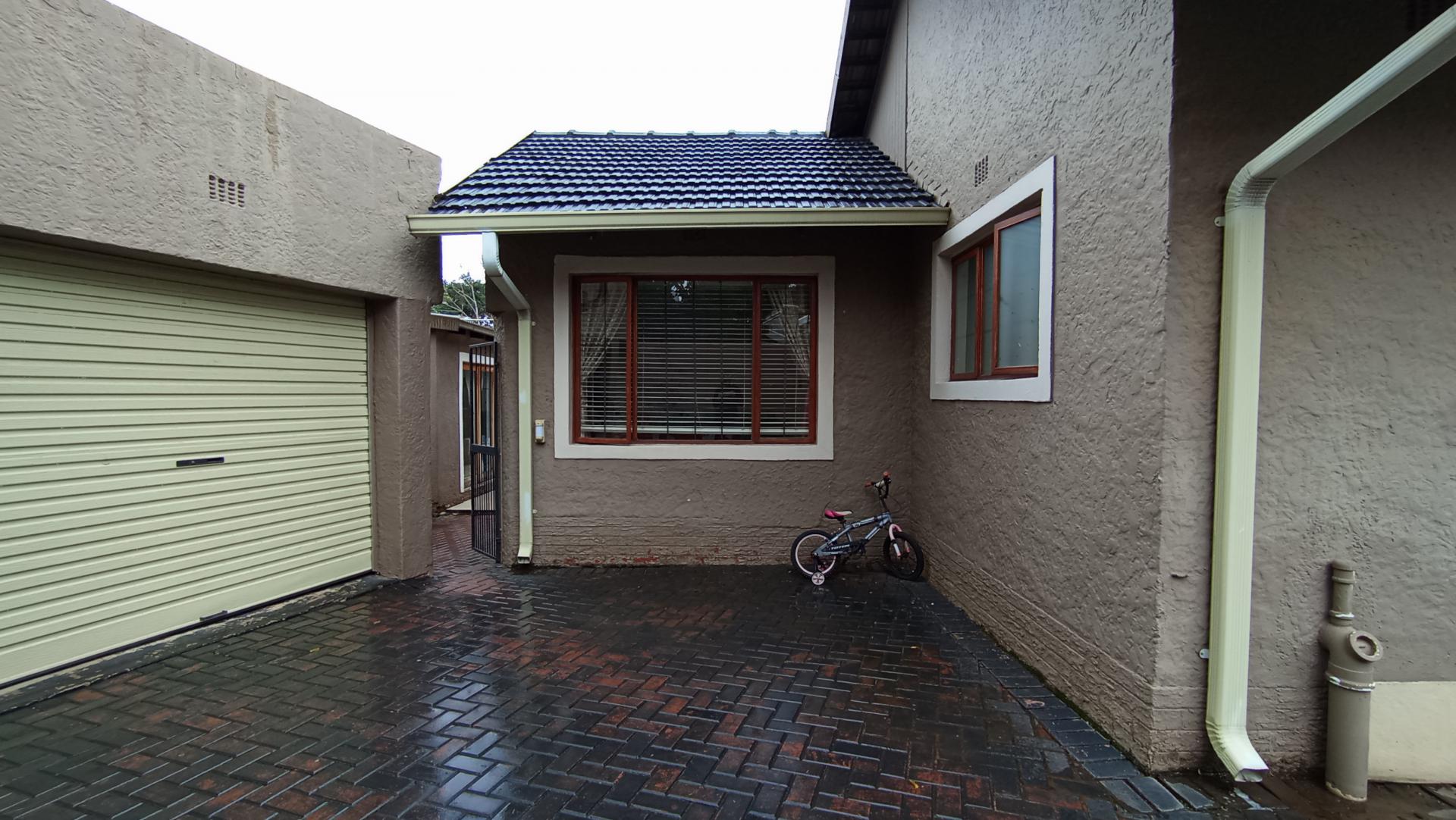 Front View of property in Parkmore