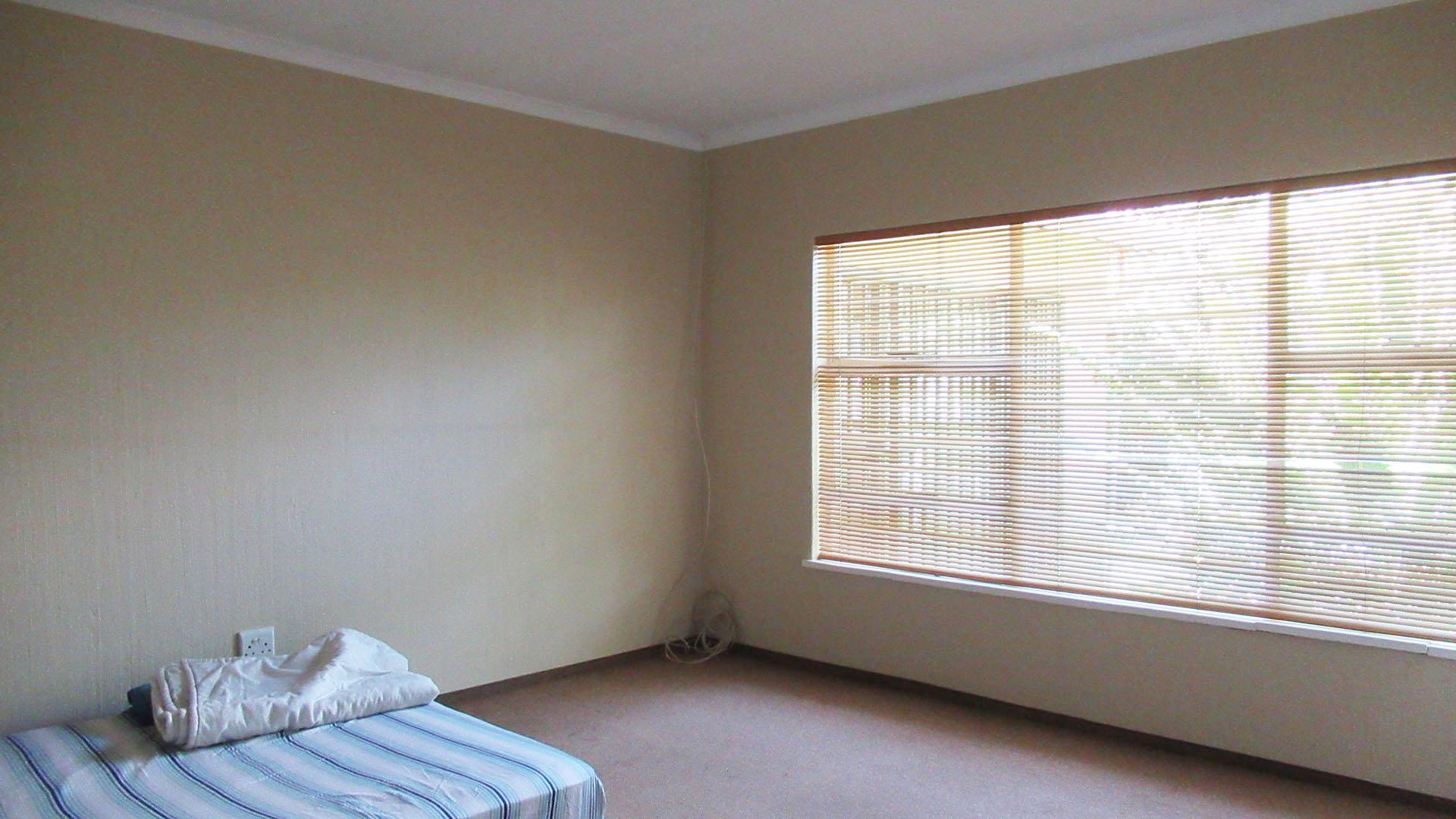 Bed Room 2 - 15 square meters of property in Princess A.H.