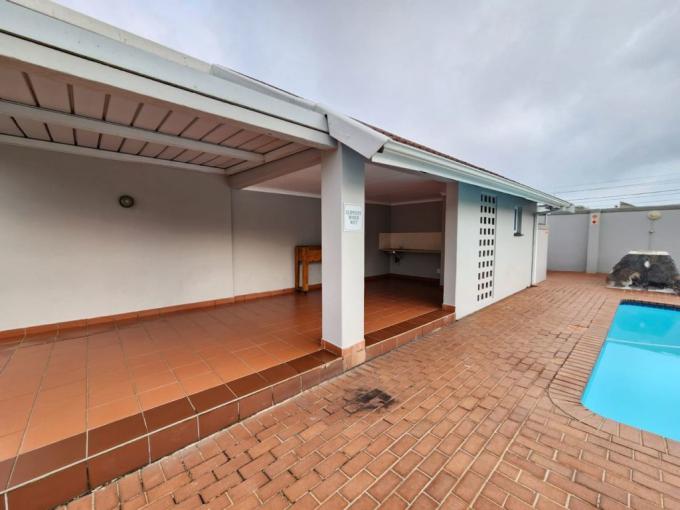 2 Bedroom Apartment to Rent in Hillcrest - KZN - Property to rent - MR669224