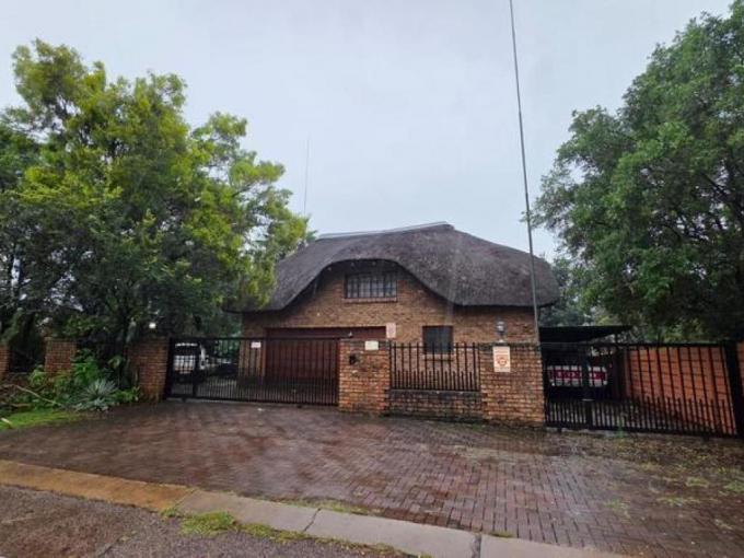 4 Bedroom House for Sale For Sale in Doornpoort - MR669233