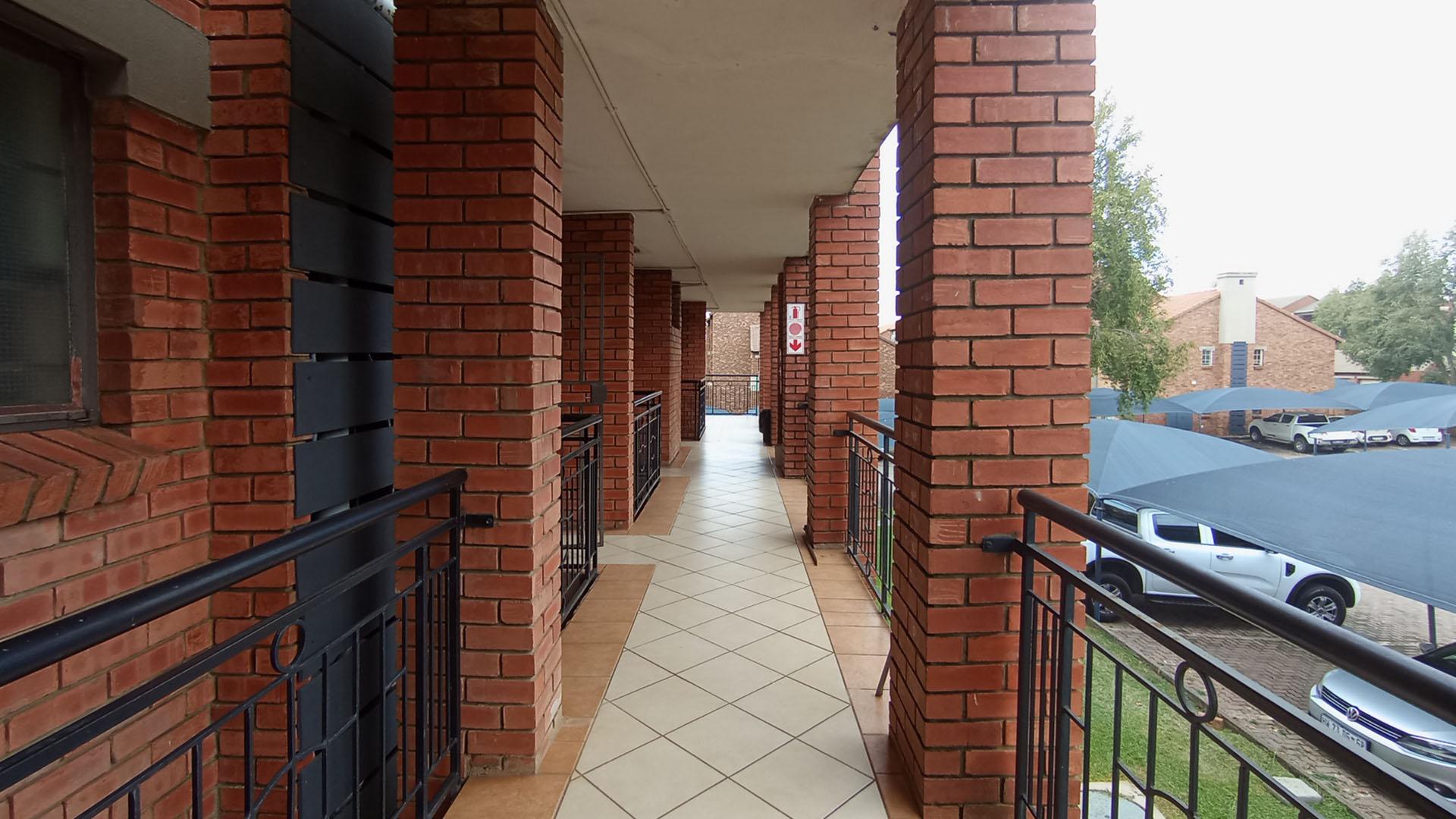 Front View of property in Sagewood