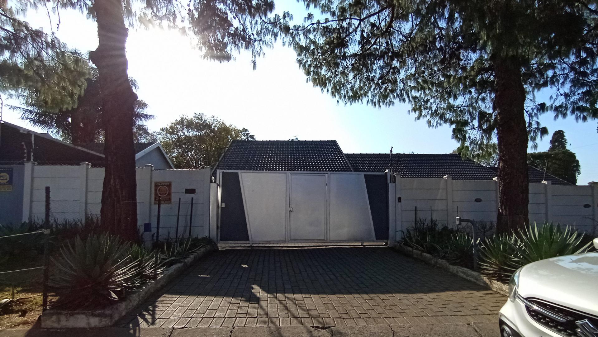 Front View of property in Bordeaux