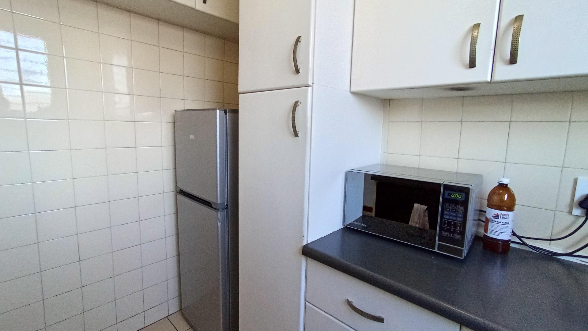 Kitchen - 7 square meters of property in Essenwood