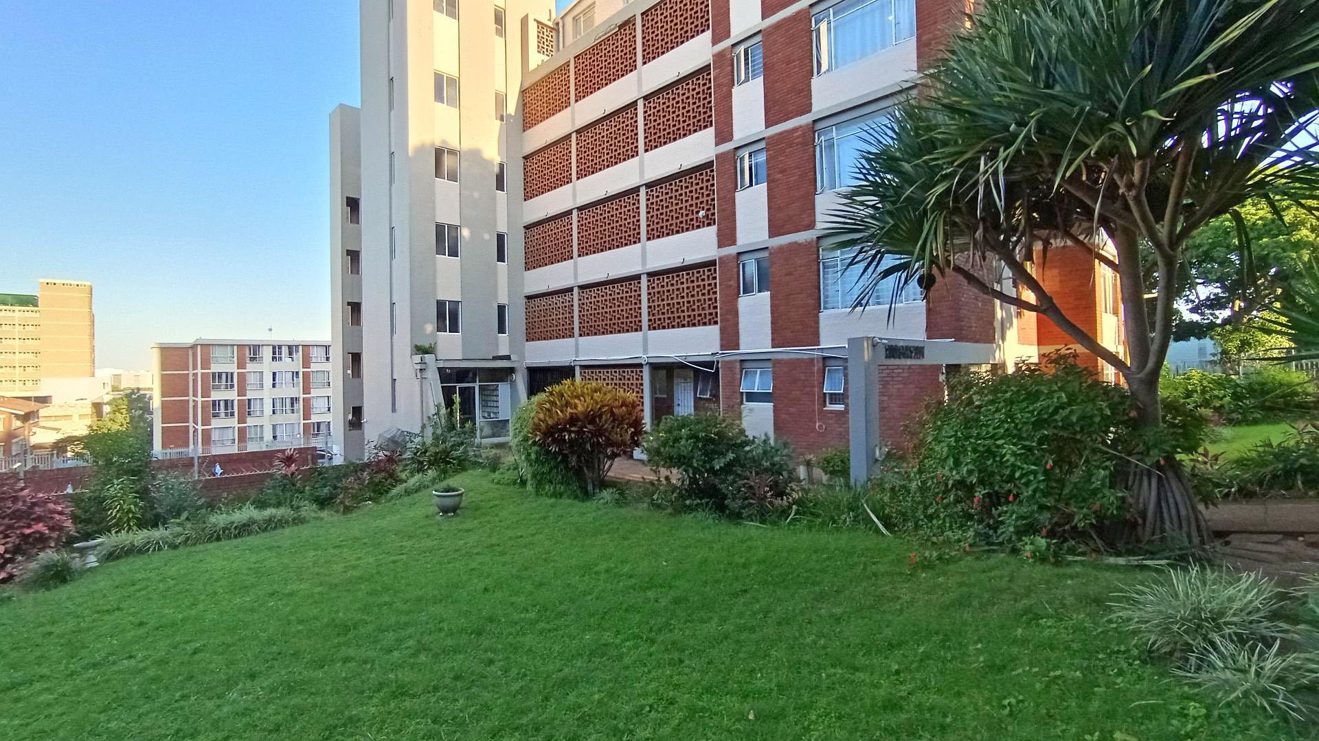 Garden of property in Essenwood