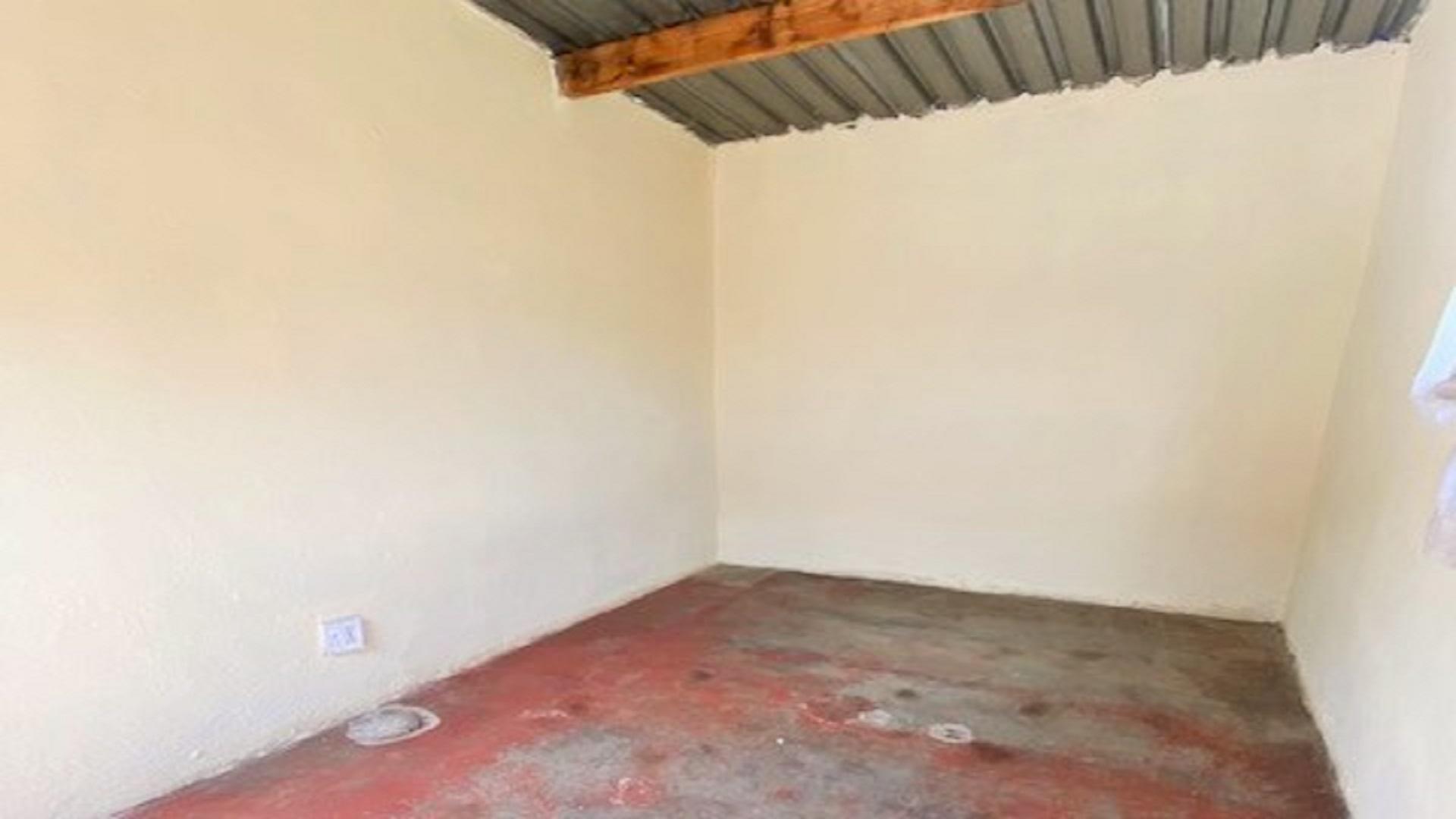 Bed Room 3 of property in Langaville