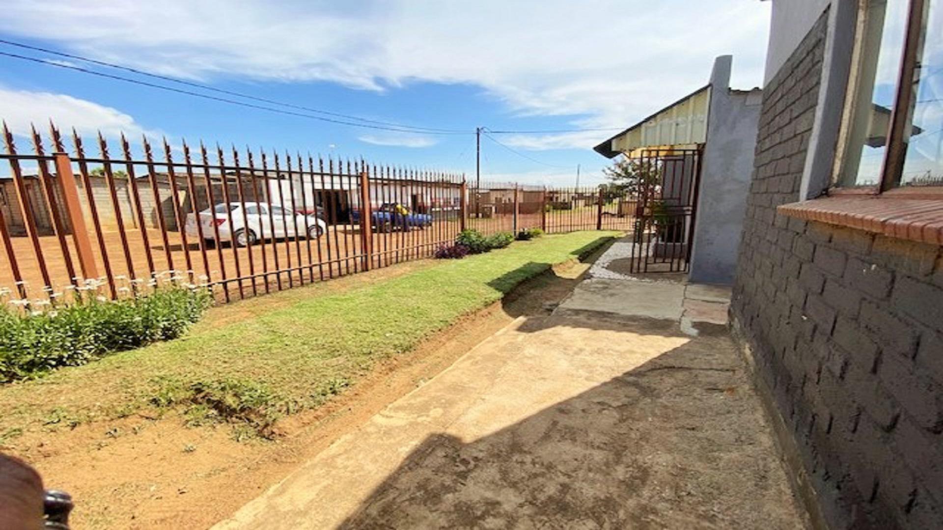 Front View of property in Langaville
