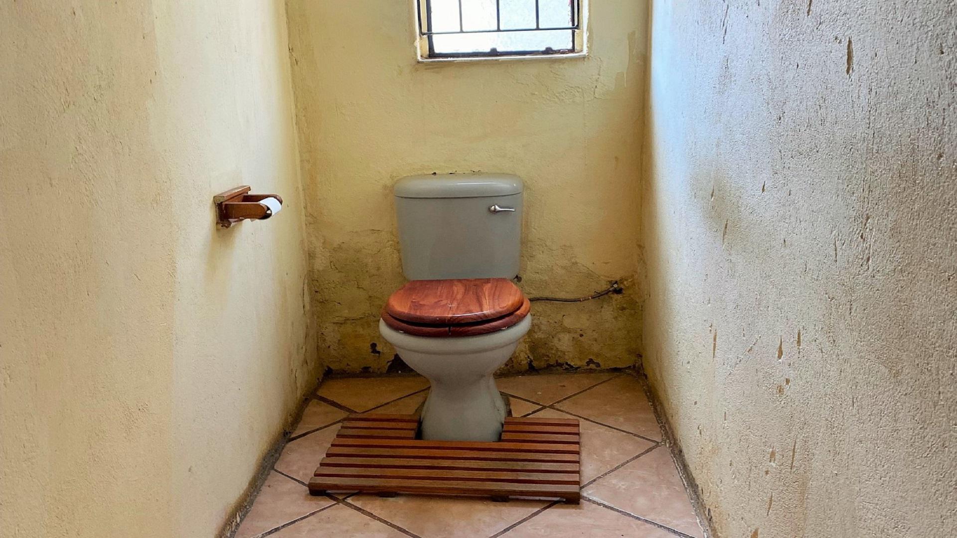 Bathroom 1 of property in Langaville