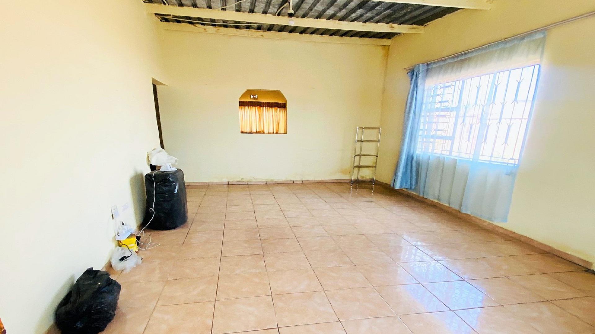 Lounges of property in Langaville