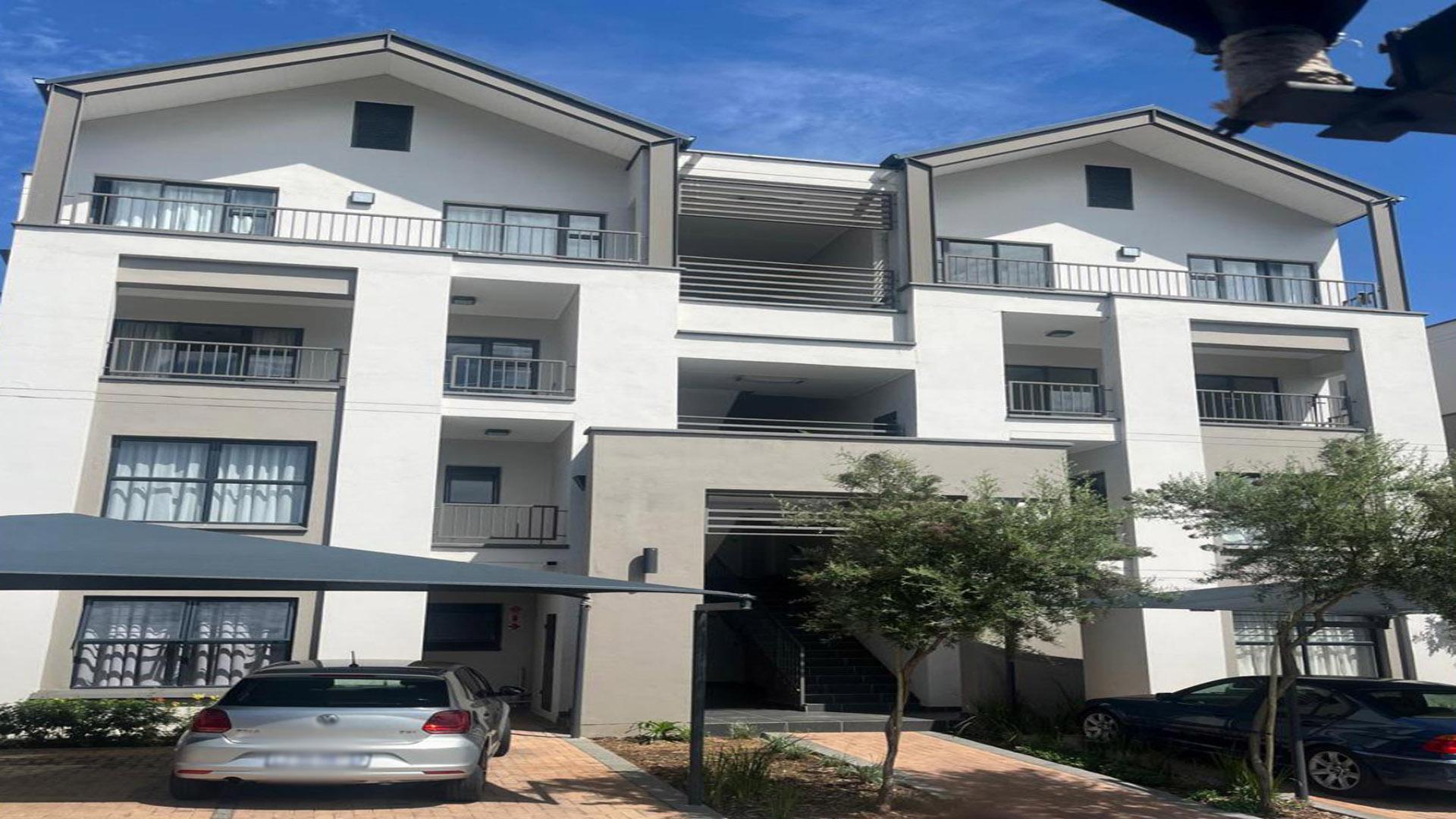 Front View of property in Midrand Estates