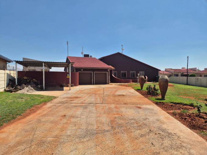 4 Bedroom House for Sale For Sale in Hillshaven - MR669368