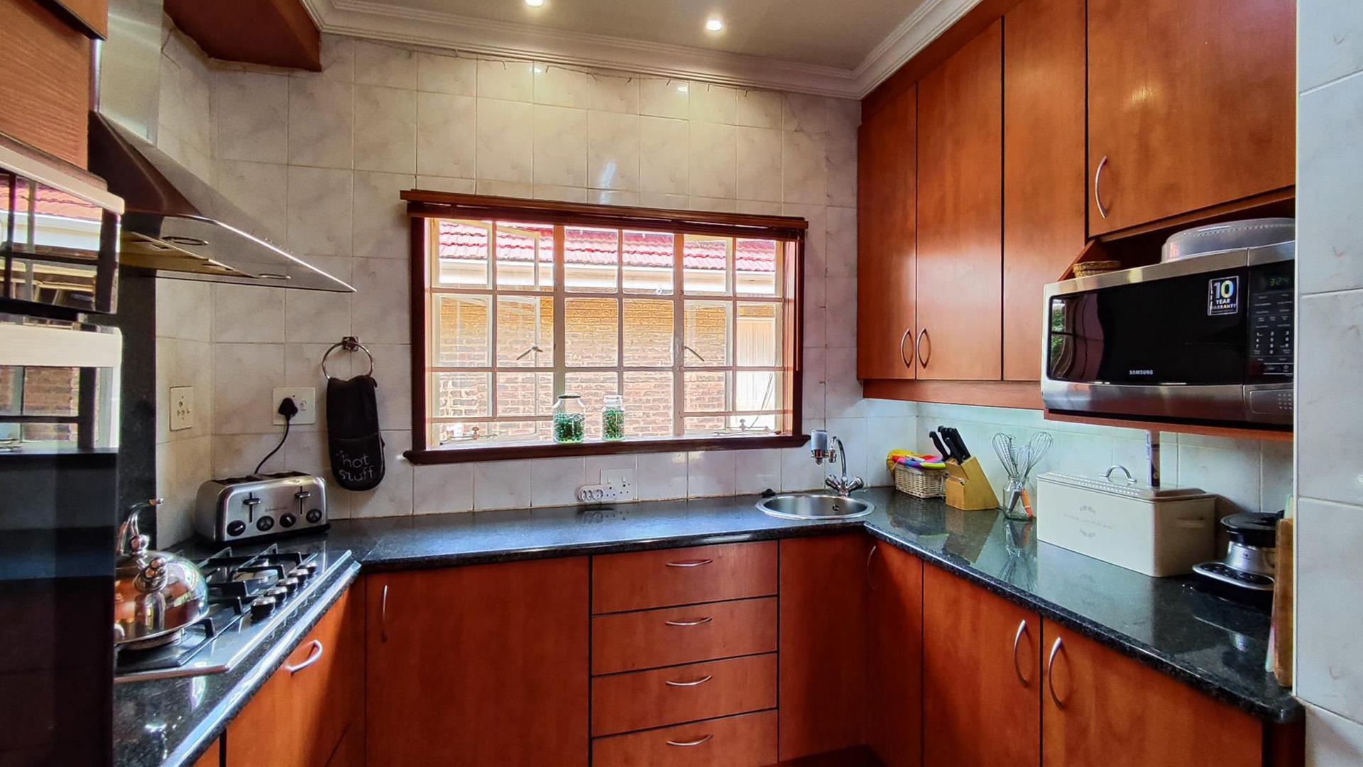 Kitchen - 18 square meters of property in De Deur