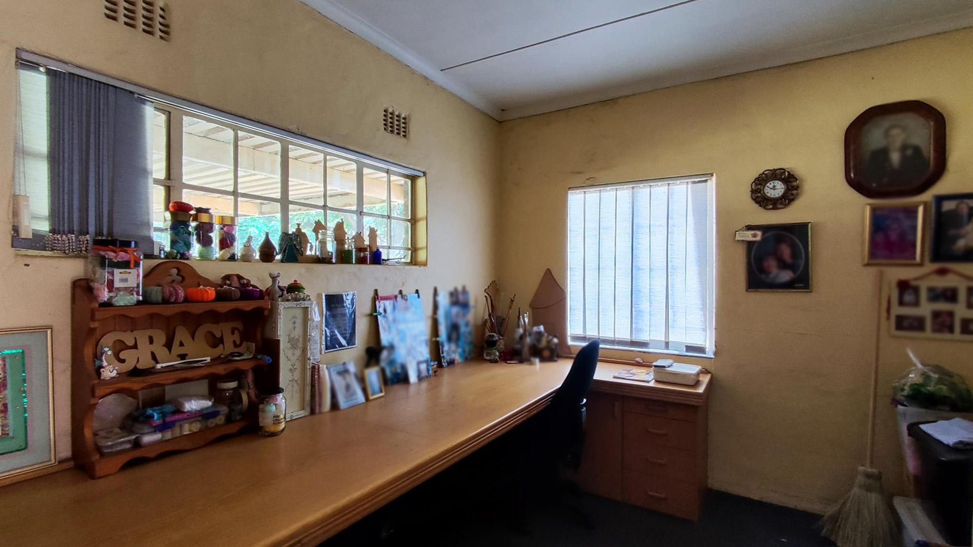 Rooms - 33 square meters of property in De Deur