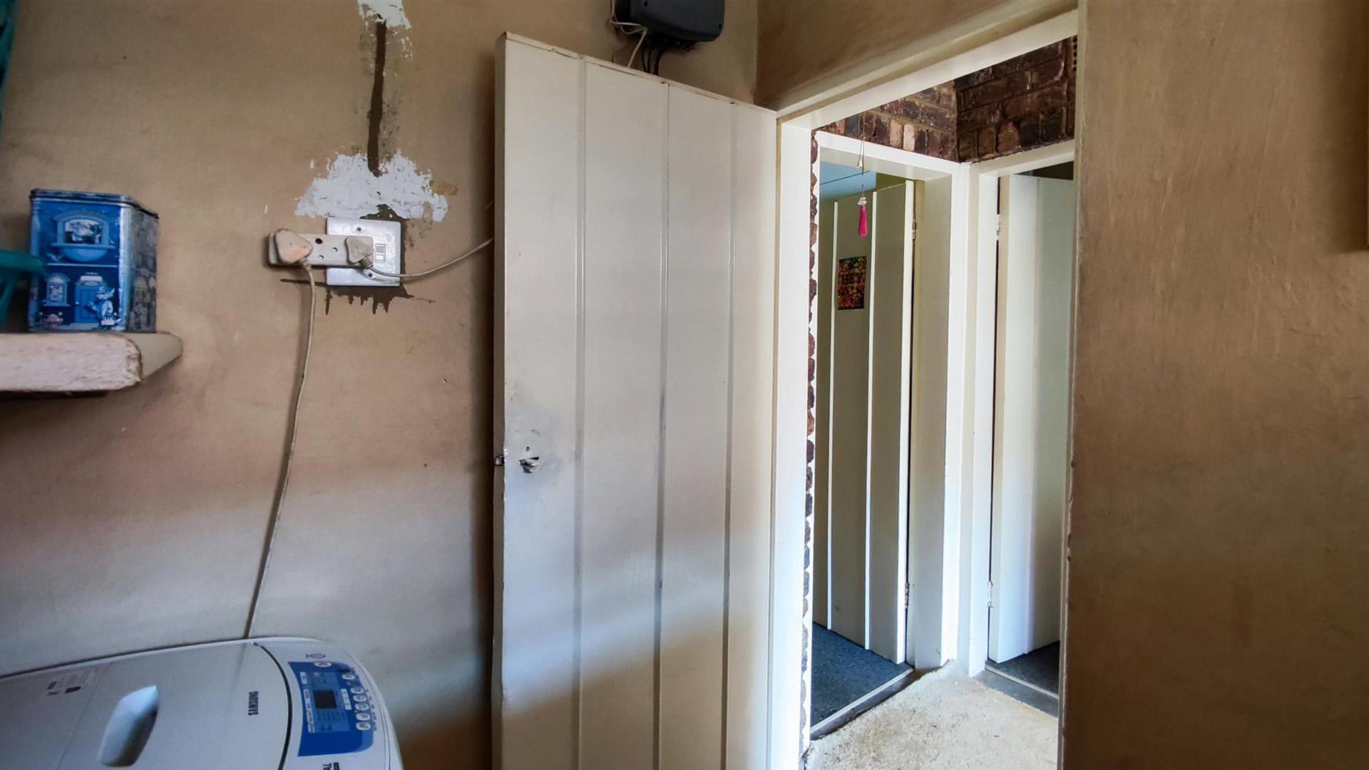 Rooms - 33 square meters of property in De Deur