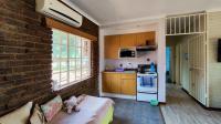 Kitchen - 18 square meters of property in De Deur