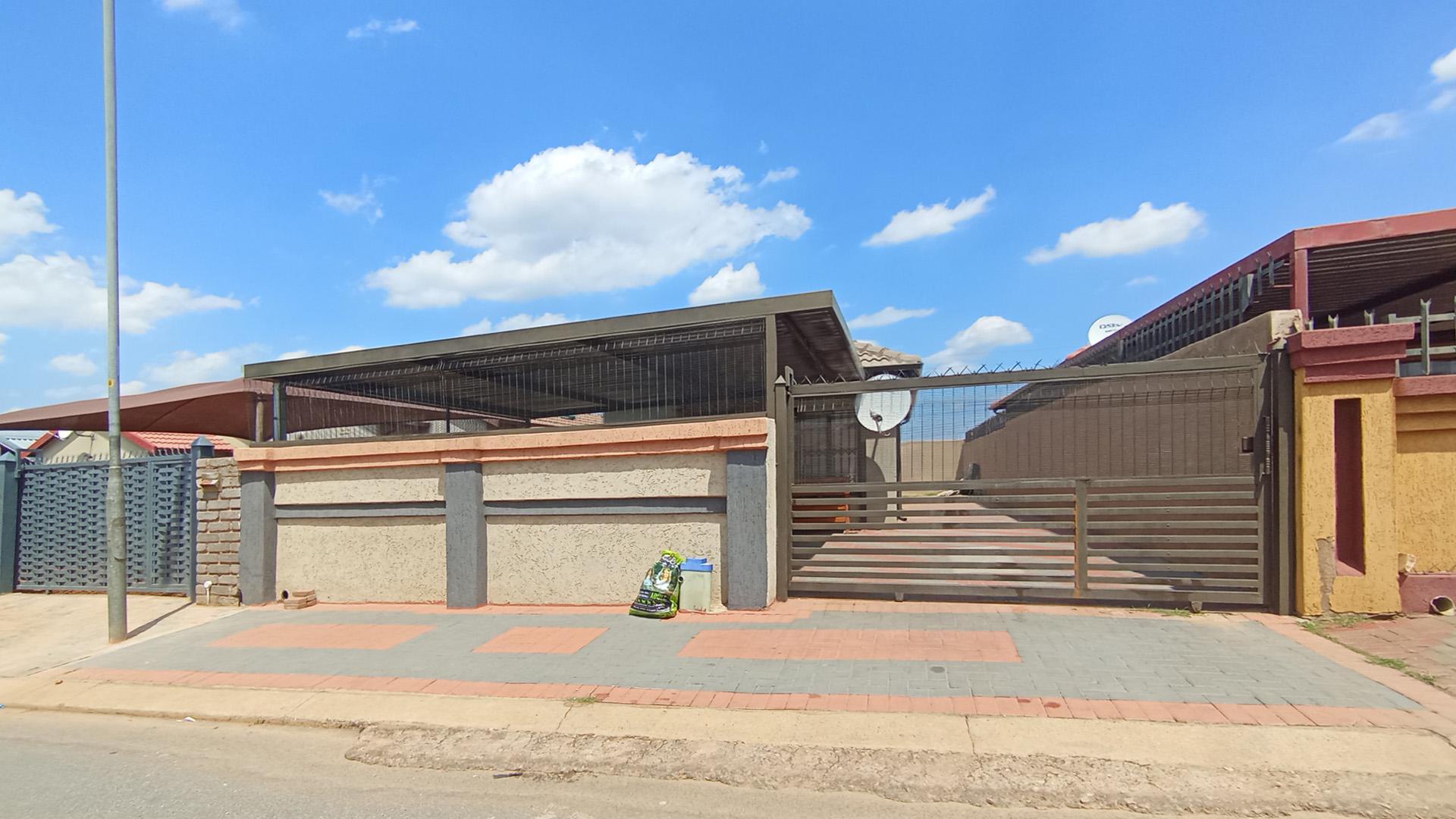 Front View of property in Soshanguve East