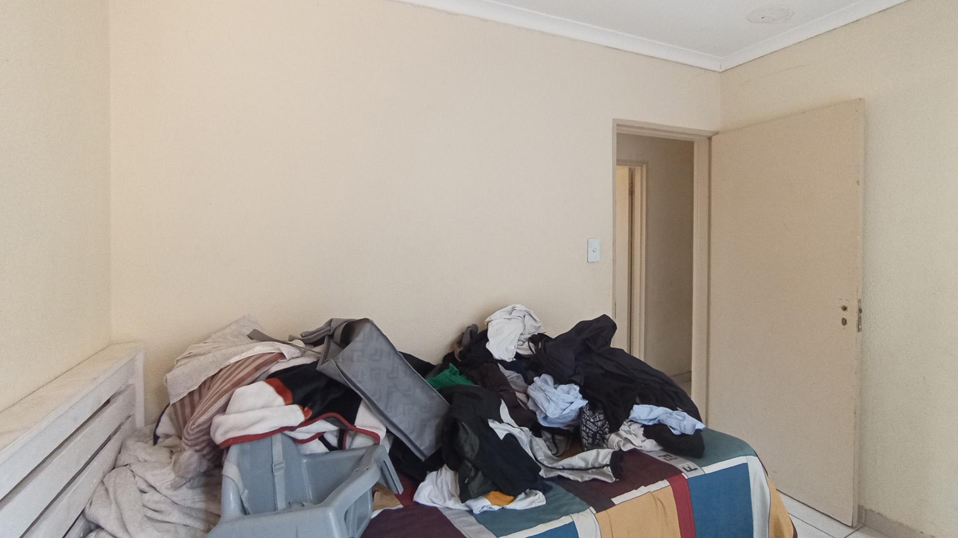 Bed Room 1 - 9 square meters of property in Soshanguve East