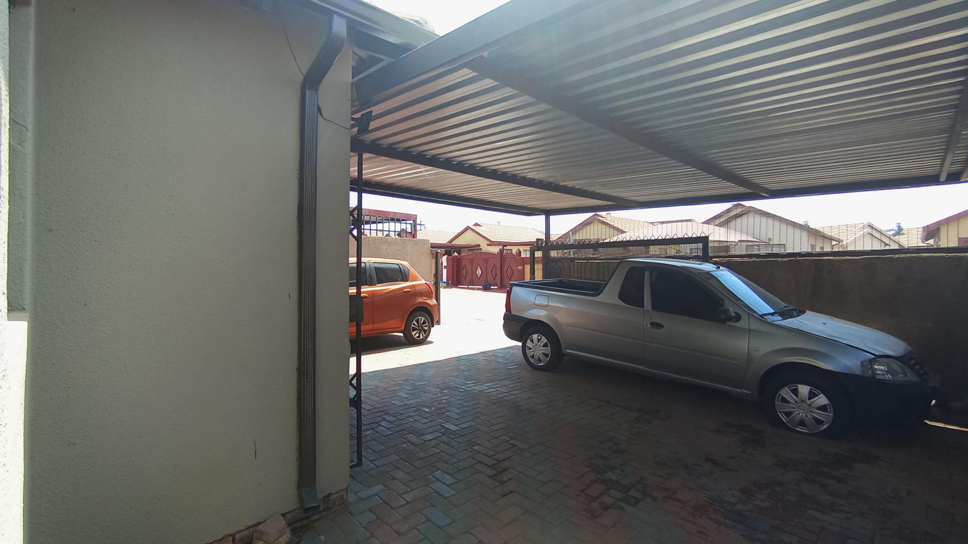Spaces - 6 square meters of property in Soshanguve East