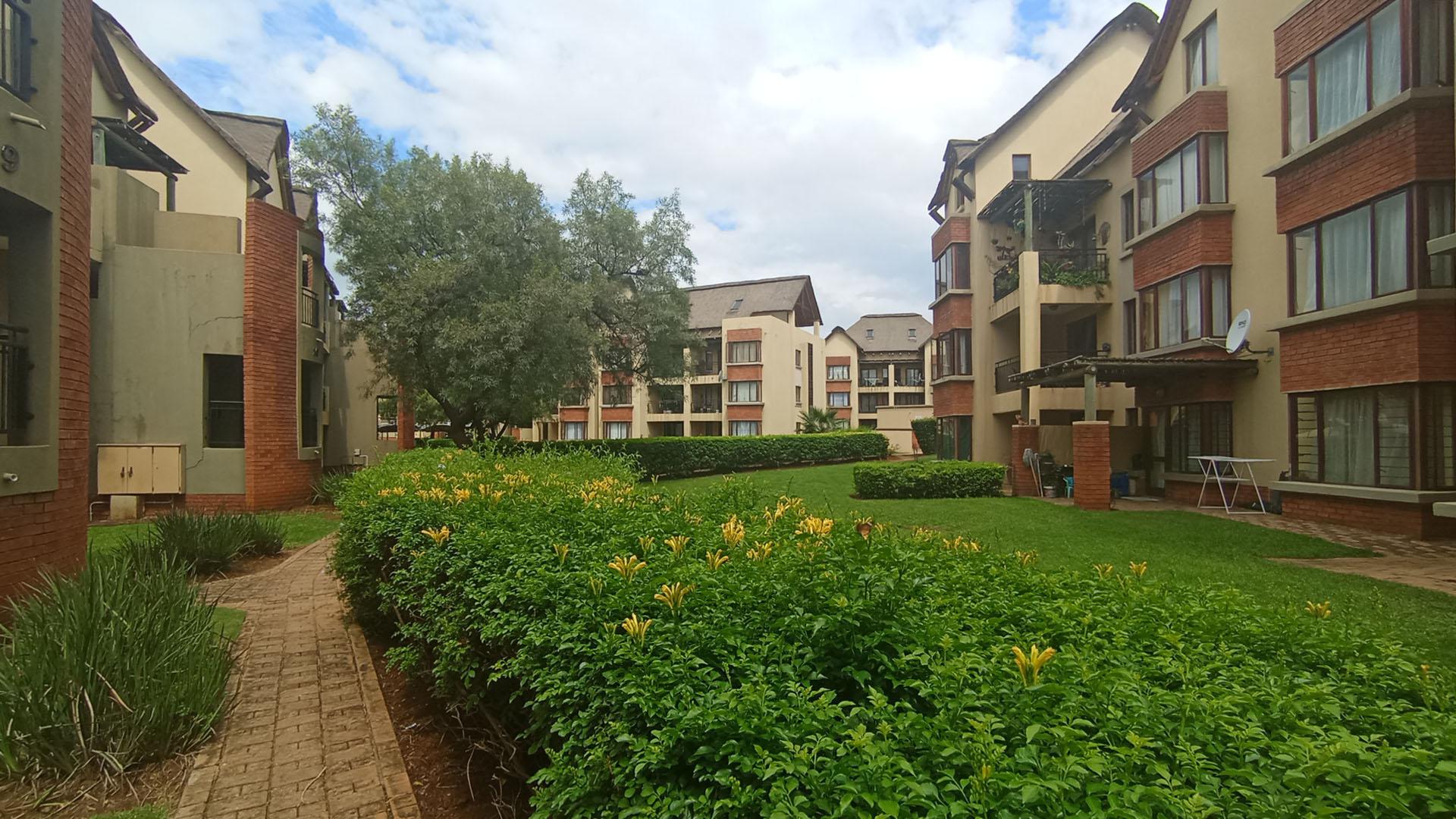 Front View of property in Montana Tuine