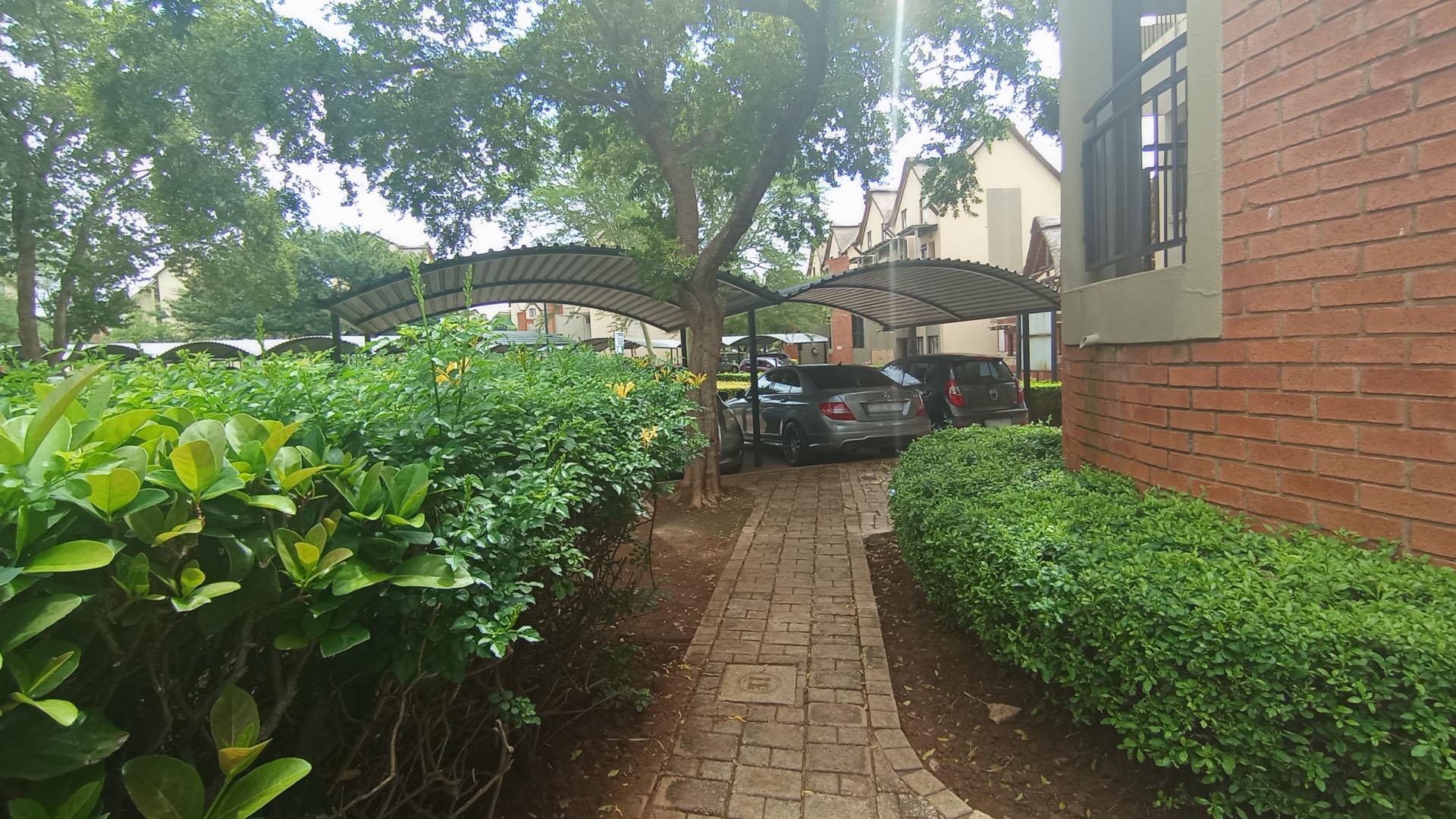 Front View of property in Montana Tuine