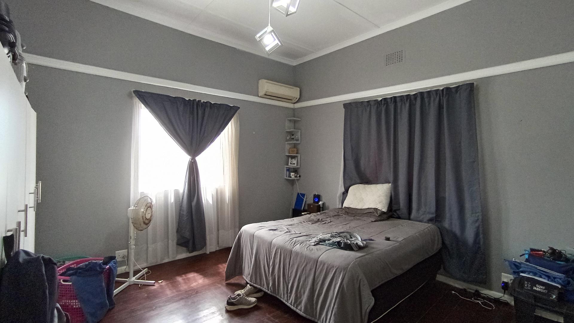 Main Bedroom - 20 square meters of property in Fynnland