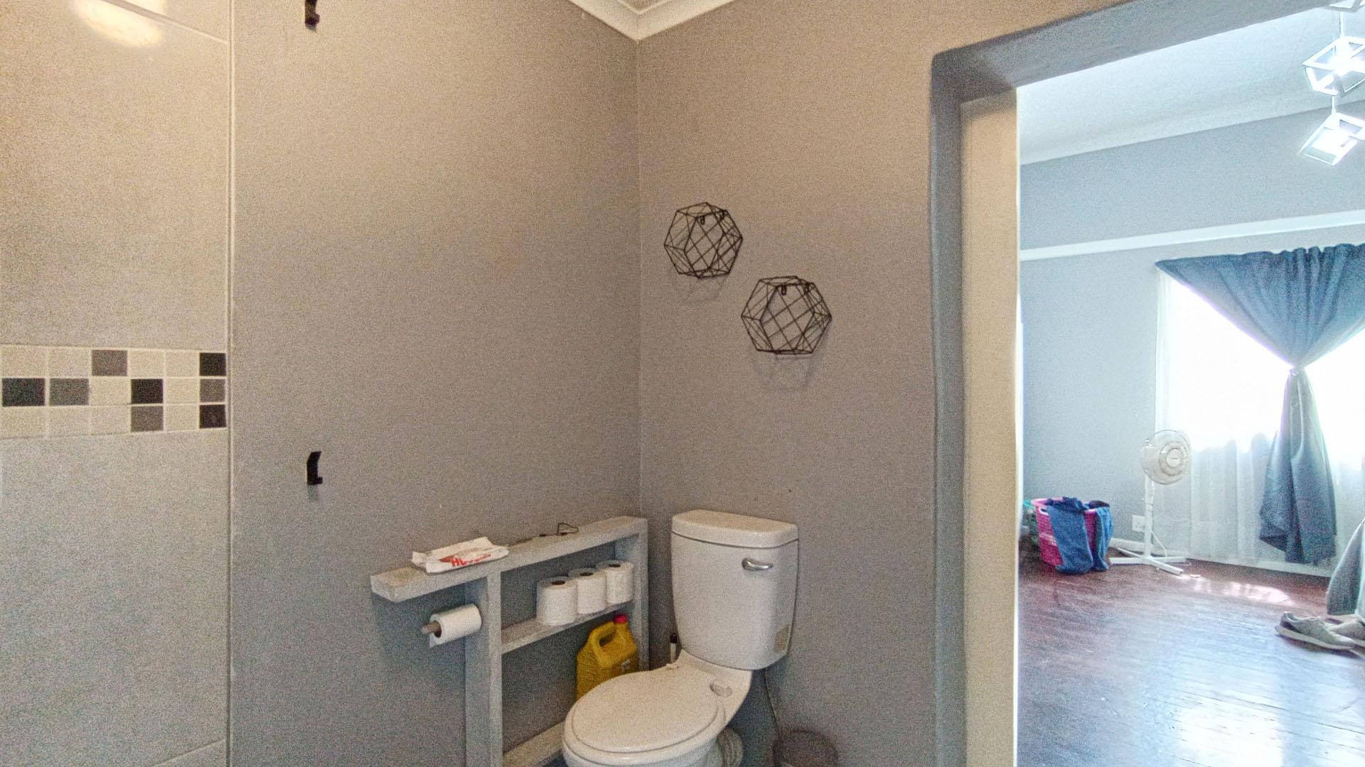 Main Bathroom - 7 square meters of property in Fynnland