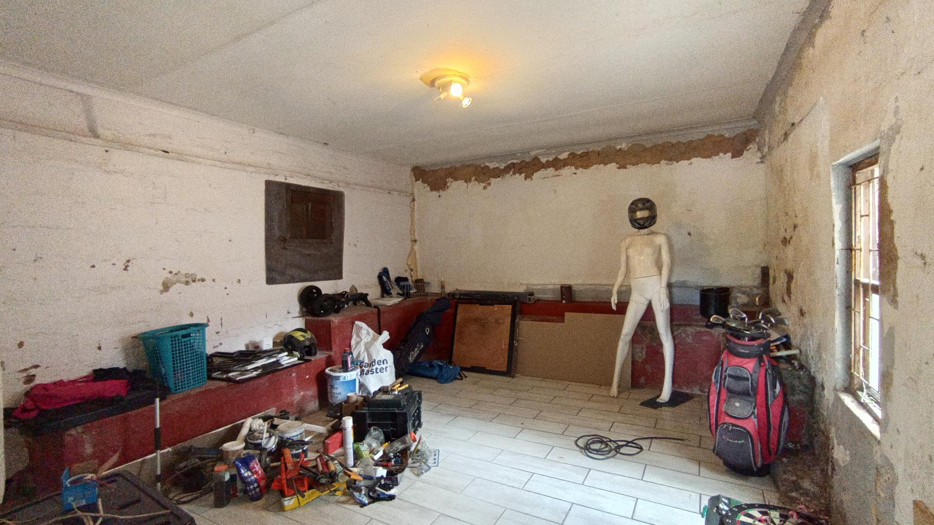 Bed Room 2 - 24 square meters of property in Fynnland