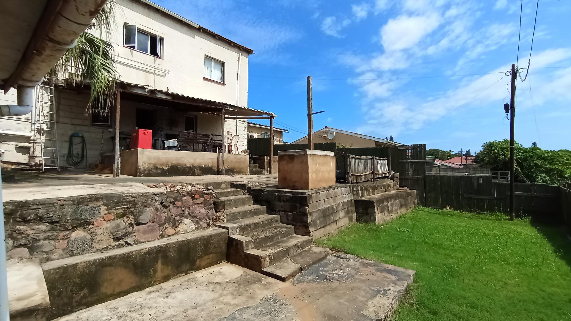 Backyard of property in Fynnland