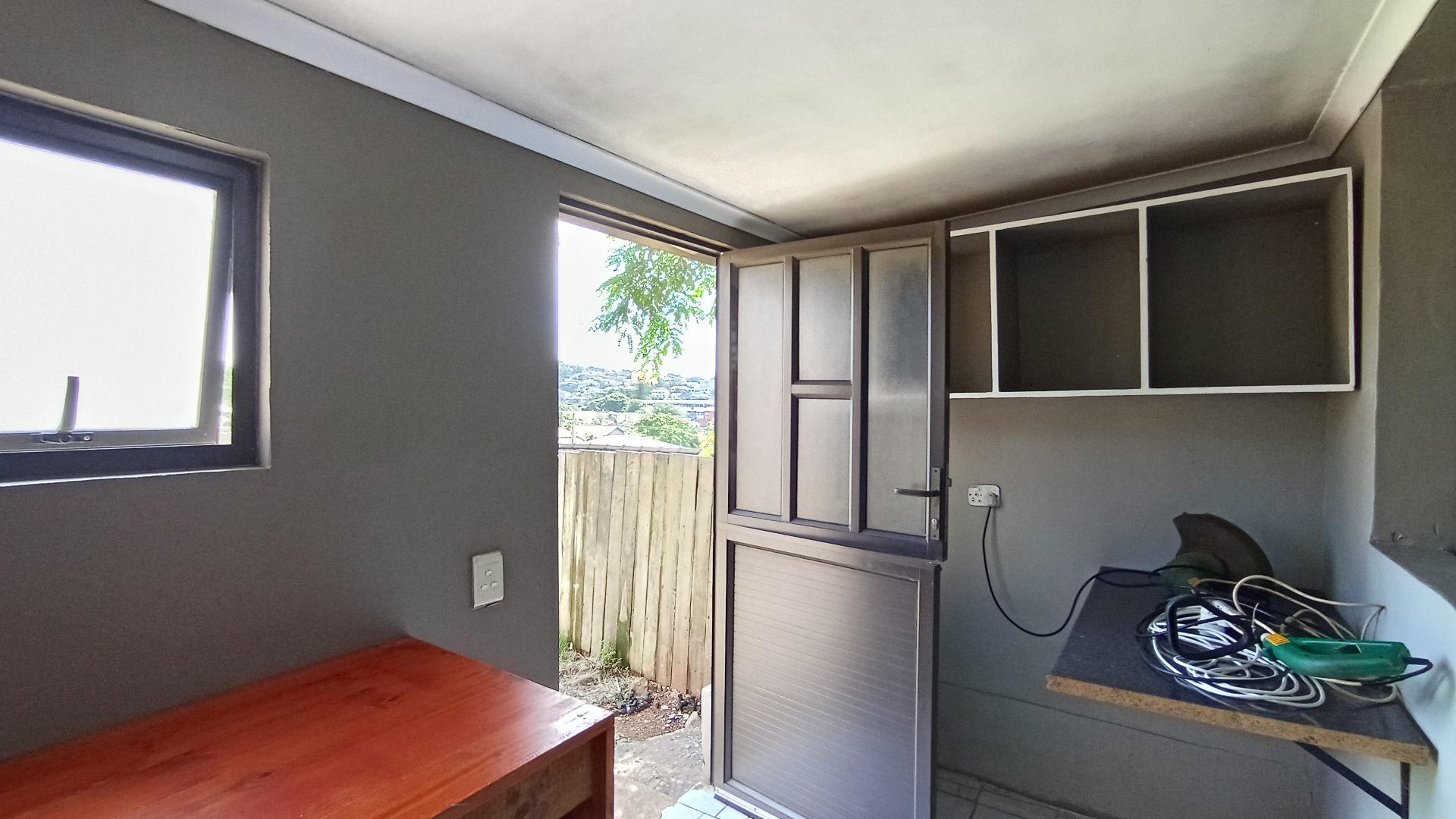 Kitchen - 23 square meters of property in Fynnland