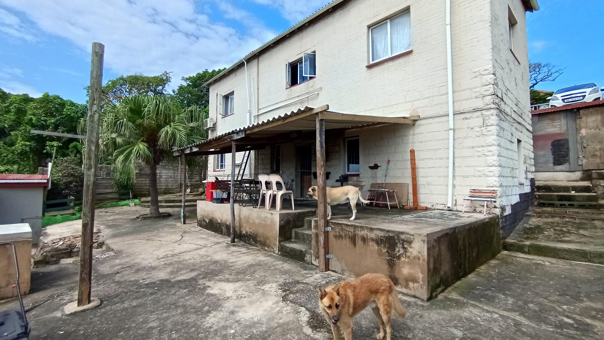 Backyard of property in Fynnland