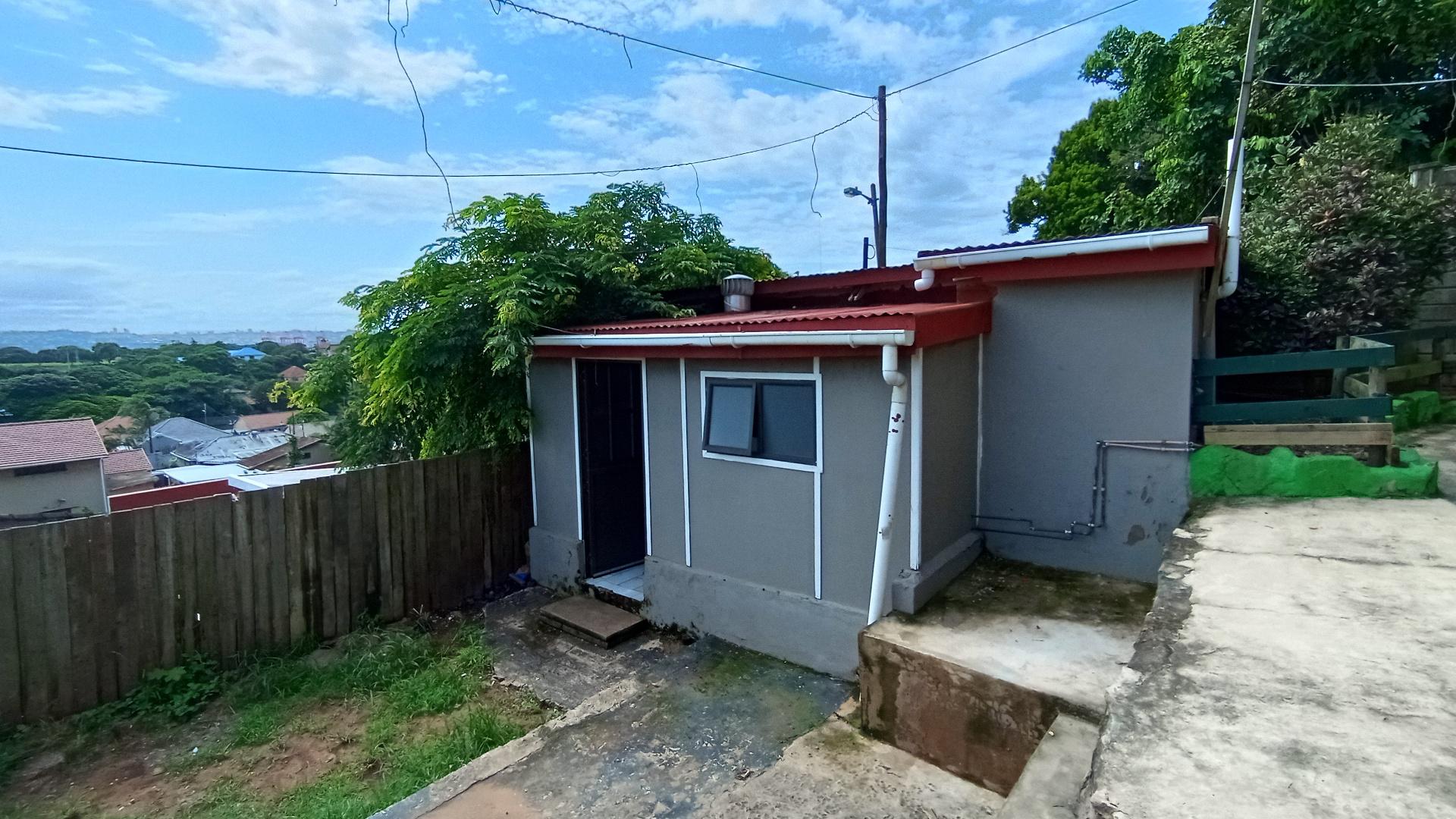 Backyard of property in Fynnland