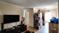Lounges - 15 square meters of property in Albertsdal