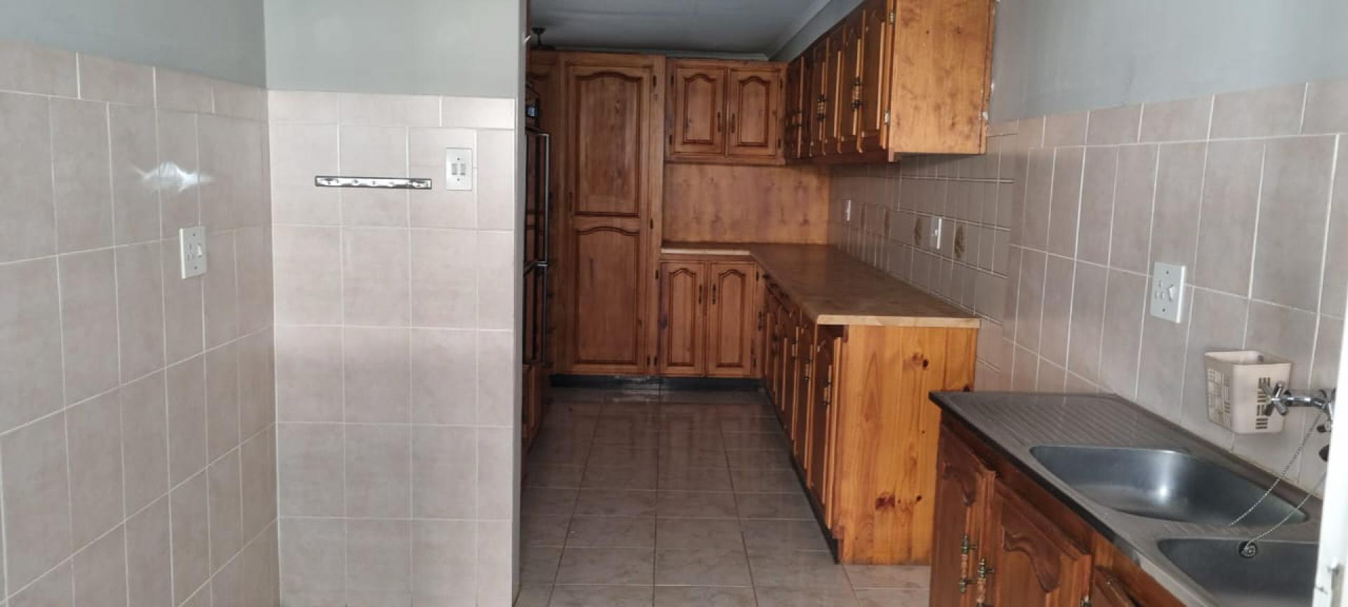 Kitchen of property in Mookgopong (Naboomspruit)