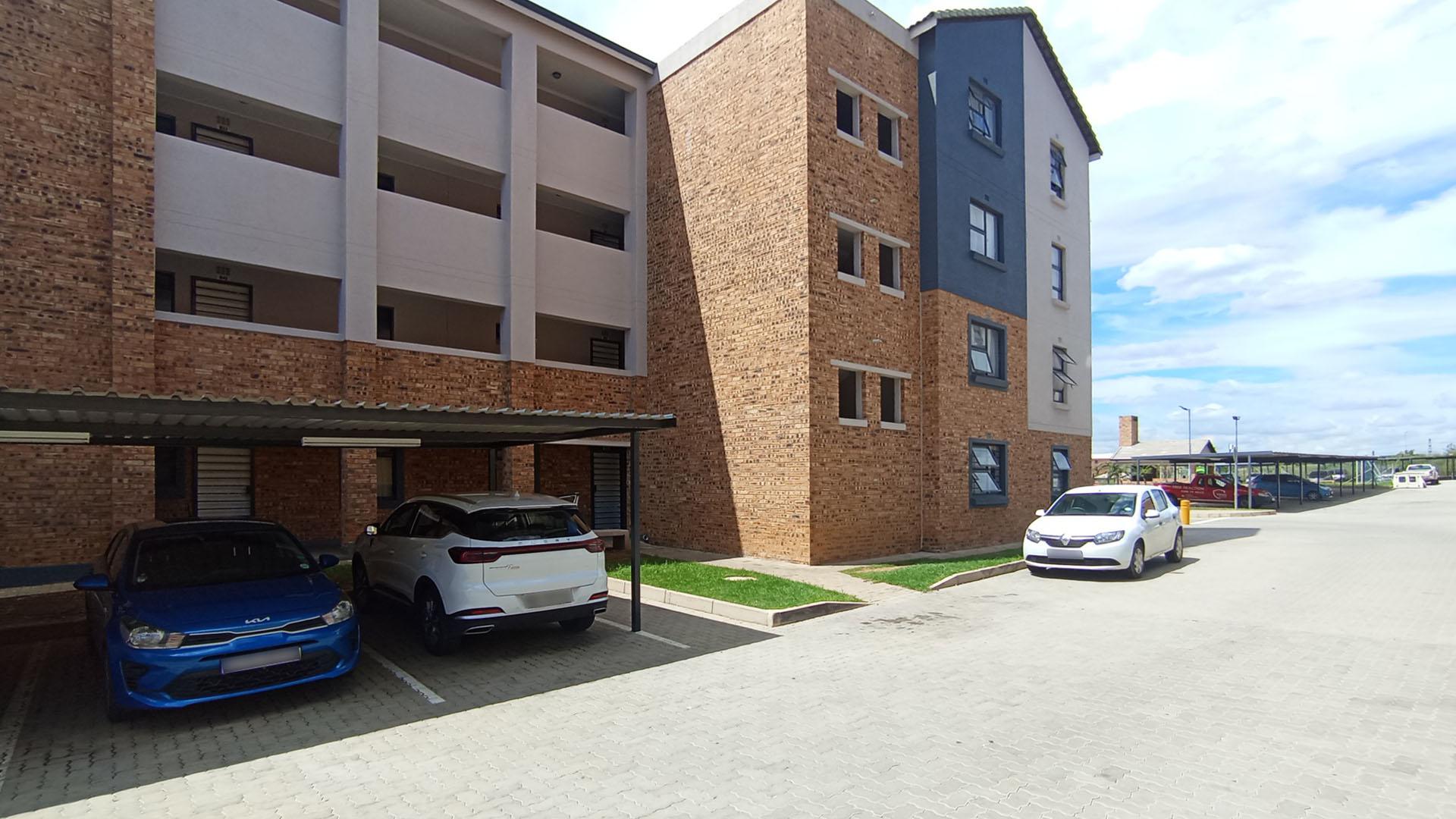Front View of property in Riverside View