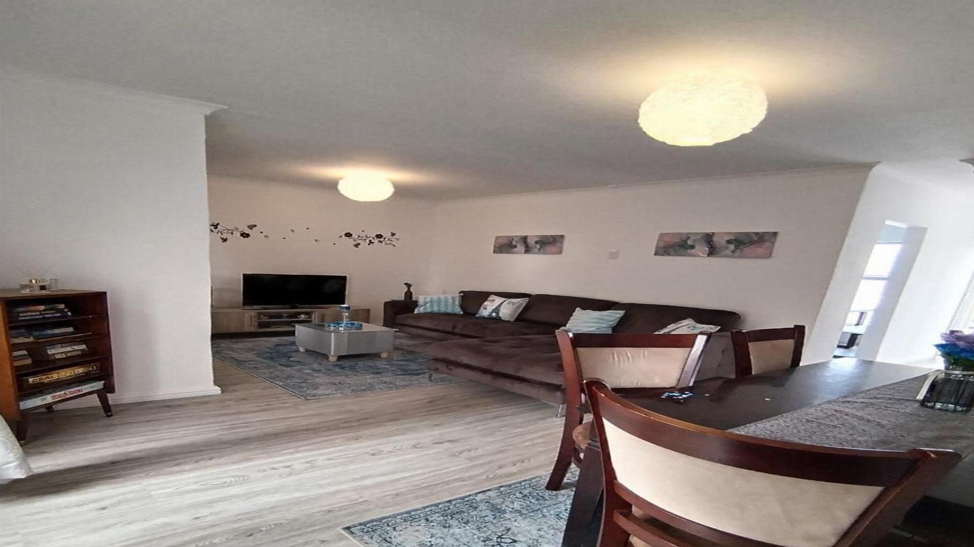 Lounges of property in Westridge CP