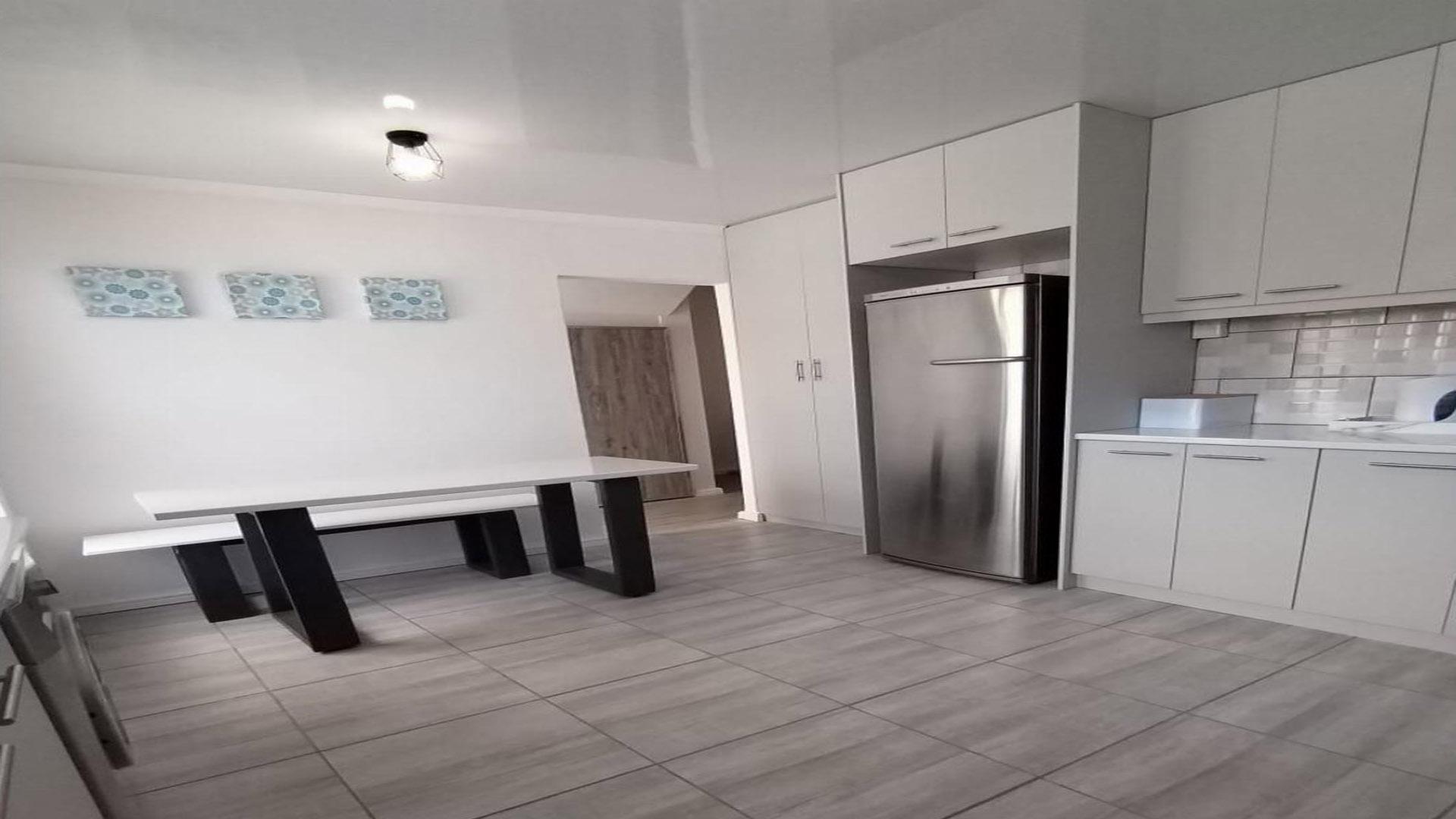 Dining Room of property in Westridge CP